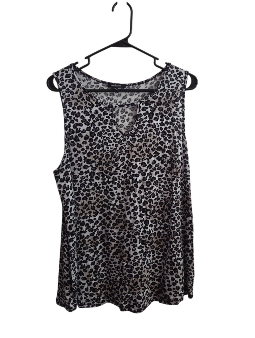 Ambiance Black Gray White Leopard Print Sleeveless V-Neck Keyhole Tank Size 1X